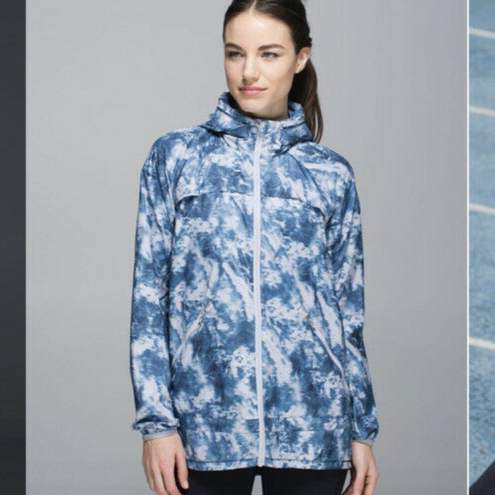 Lululemon Women's Miss Misty Jacket II Sea Side Silver Fox Alberta Lake Size 8